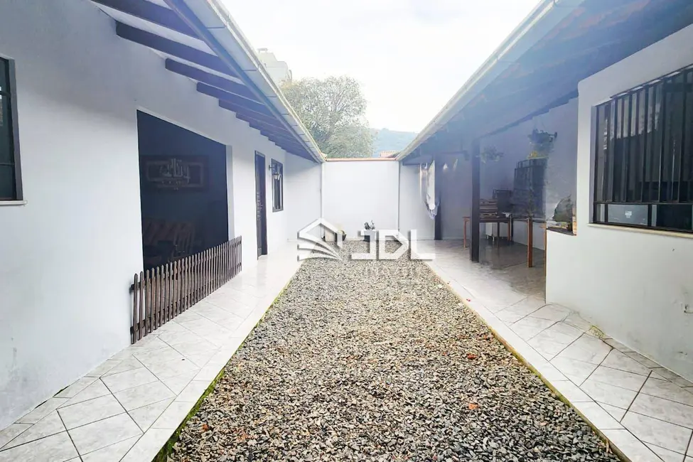 Casa com 3 quartos à venda, 331m2 em Velha, Blumenau - SC - imagem 6 Foto 6 de Casa com 3 quartos à venda, 331m2 em Velha, Blumenau - SC