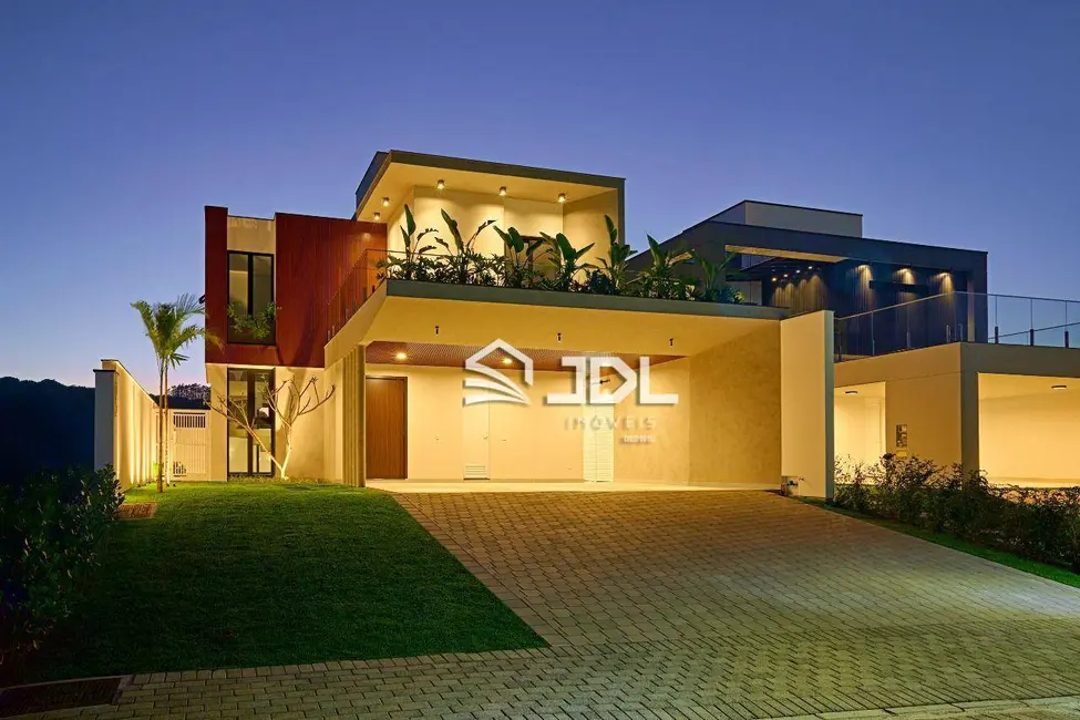 Casa de Condomínio com 3 quartos à venda, 306m2 em Velha, Blumenau - SC - imagem 7 Foto 7 de Casa de Condomínio com 3 quartos à venda, 306m2 em Velha, Blumenau - SC