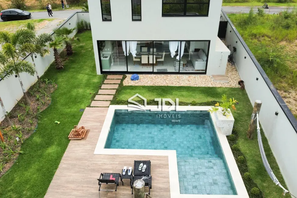 Foto 2 de Casa de Condomínio com 3 quartos à venda, 411m2 em Ponta Aguda, Blumenau - SC
