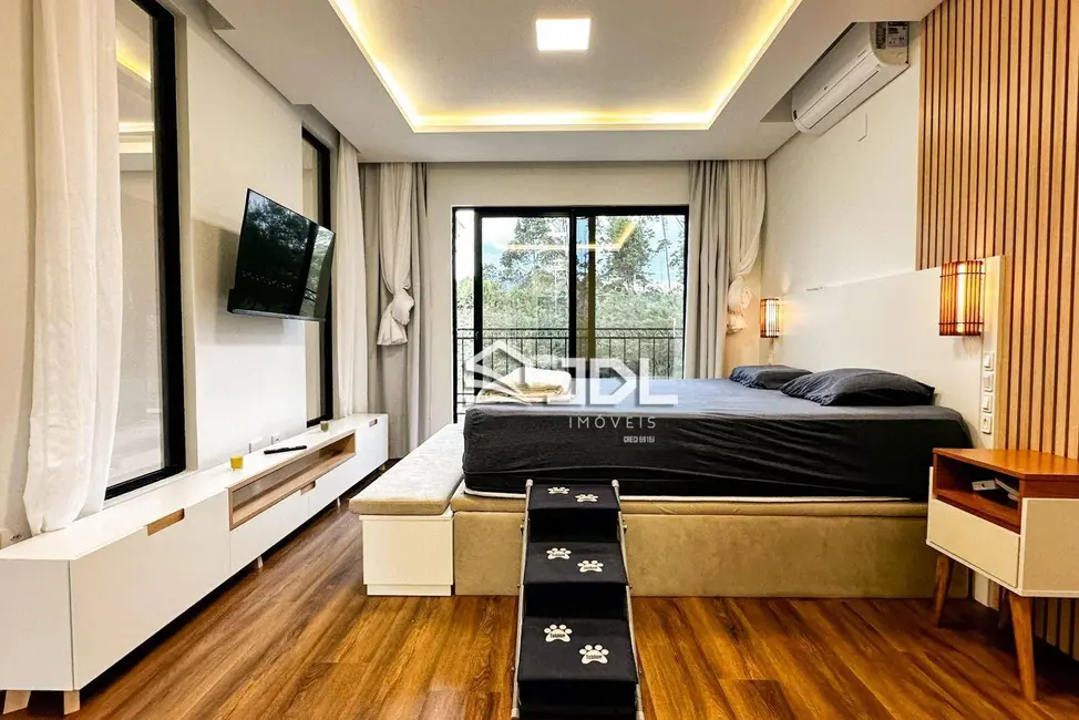 Casa de Condomínio com 3 quartos à venda, 411m2 em Ponta Aguda, Blumenau - SC - imagem 8 Foto 8 de Casa de Condomínio com 3 quartos à venda, 411m2 em Ponta Aguda, Blumenau - SC