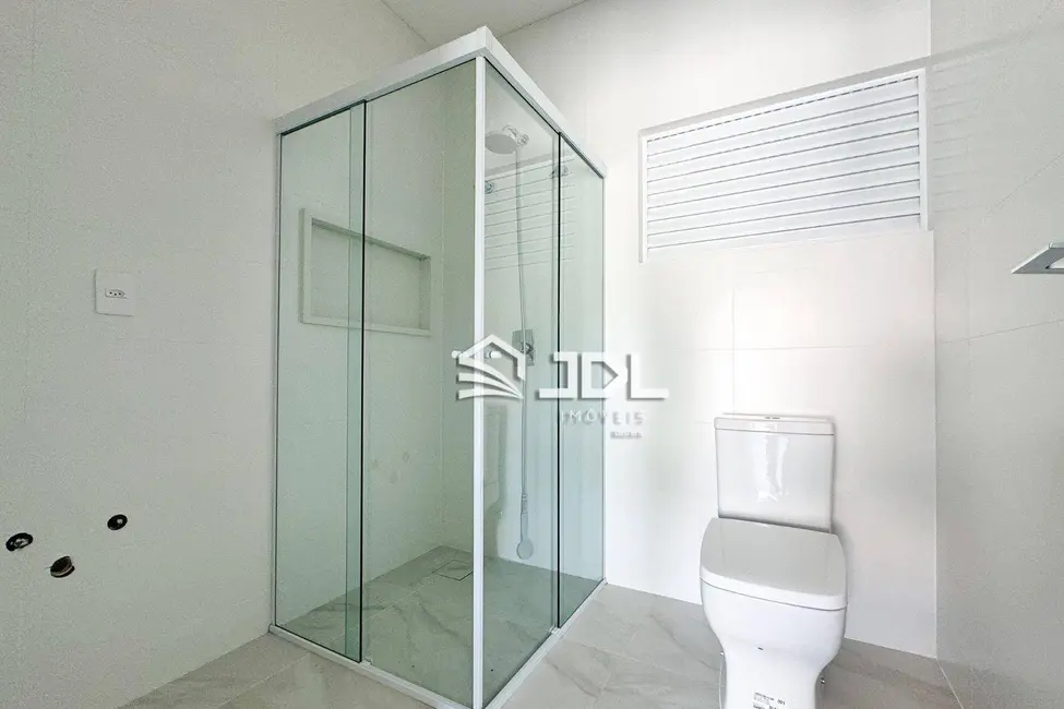 Casa com 4 quartos à venda, 325m2 em Boa Vista, Blumenau - SC - imagem 8 Foto 8 de Casa com 4 quartos à venda, 325m2 em Boa Vista, Blumenau - SC