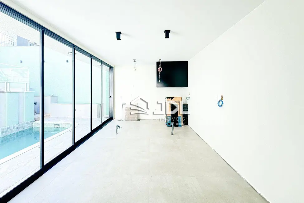 Casa com 4 quartos à venda, 325m2 em Boa Vista, Blumenau - SC - imagem 4 Foto 4 de Casa com 4 quartos à venda, 325m2 em Boa Vista, Blumenau - SC