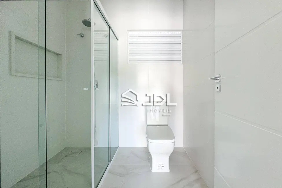 Casa com 4 quartos à venda, 325m2 em Boa Vista, Blumenau - SC - imagem 9 Foto 9 de Casa com 4 quartos à venda, 325m2 em Boa Vista, Blumenau - SC