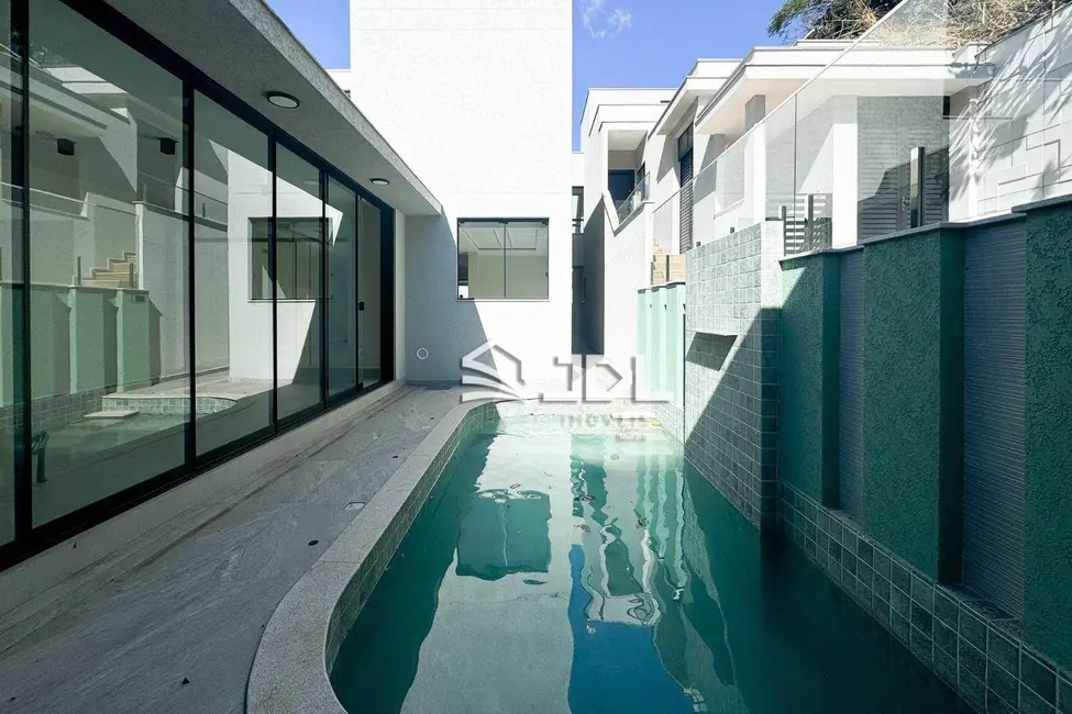 Casa com 4 quartos à venda, 325m2 em Boa Vista, Blumenau - SC - imagem 5 Foto 5 de Casa com 4 quartos à venda, 325m2 em Boa Vista, Blumenau - SC