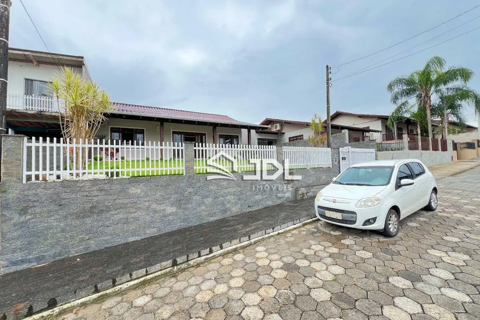Casa com 3 quartos à venda, 364m2 em Salto do Norte, Blumenau - SC - imagem 6 Foto 6 de Casa com 3 quartos à venda, 364m2 em Salto do Norte, Blumenau - SC