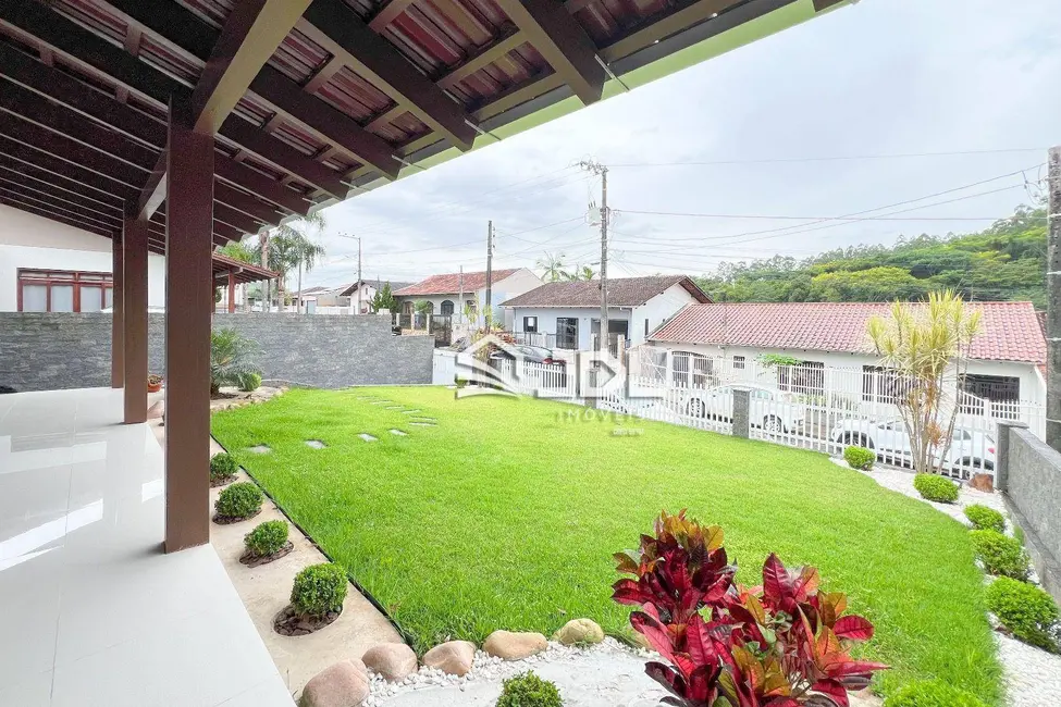 Casa com 3 quartos à venda, 364m2 em Salto do Norte, Blumenau - SC - imagem 3 Foto 3 de Casa com 3 quartos à venda, 364m2 em Salto do Norte, Blumenau - SC