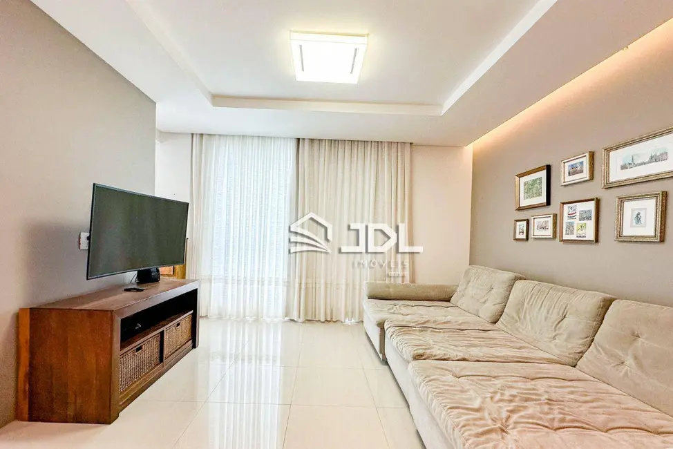Apartamento com 3 quartos à venda, 229m2 em Vila Nova, Blumenau - SC - imagem 3 Foto 3 de Apartamento com 3 quartos à venda, 229m2 em Vila Nova, Blumenau - SC