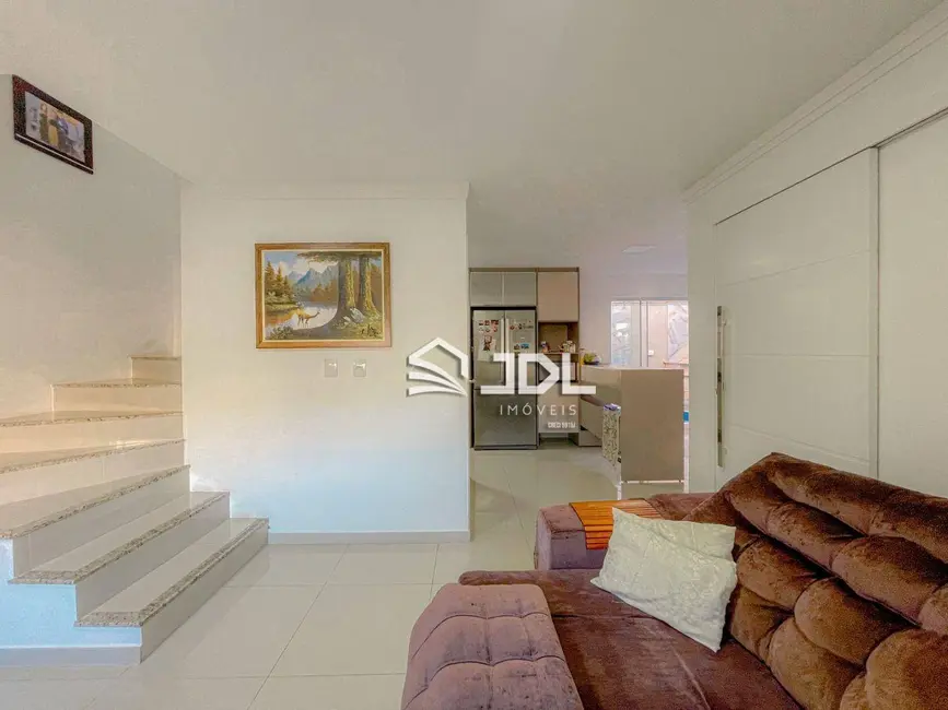 Casa com 3 quartos à venda, 123m2 em Velha, Blumenau - SC - imagem 6 Foto 6 de Casa com 3 quartos à venda, 123m2 em Velha, Blumenau - SC