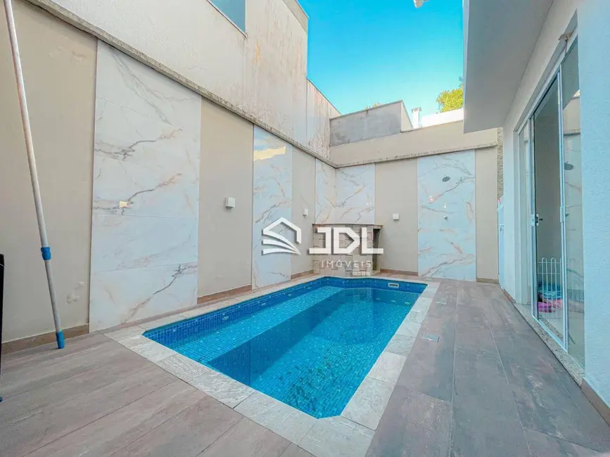 Casa com 3 quartos à venda, 123m2 em Velha, Blumenau - SC - imagem 3 Foto 3 de Casa com 3 quartos à venda, 123m2 em Velha, Blumenau - SC