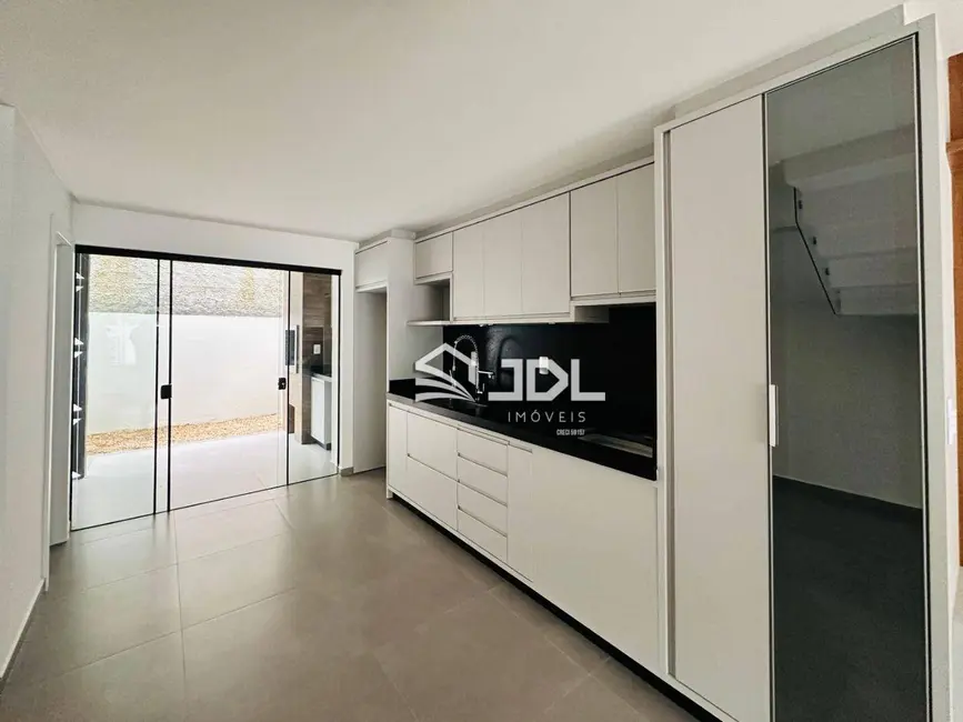 Casa com 3 quartos à venda, 88m2 em Água Verde, Blumenau - SC - imagem 4 Foto 4 de Casa com 3 quartos à venda, 88m2 em Água Verde, Blumenau - SC