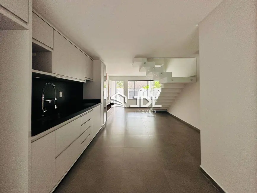 Casa com 3 quartos à venda, 88m2 em Água Verde, Blumenau - SC - imagem 8 Foto 8 de Casa com 3 quartos à venda, 88m2 em Água Verde, Blumenau - SC