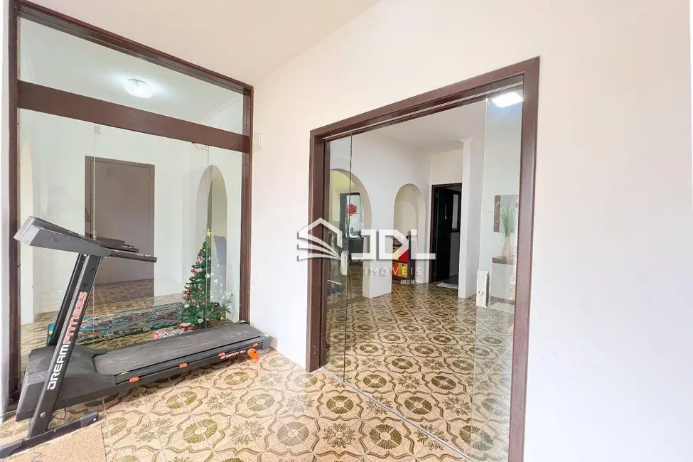 Casa com 4 quartos à venda, 450m2 em Itoupava Norte, Blumenau - SC - imagem 3 Foto 3 de Casa com 4 quartos à venda, 450m2 em Itoupava Norte, Blumenau - SC