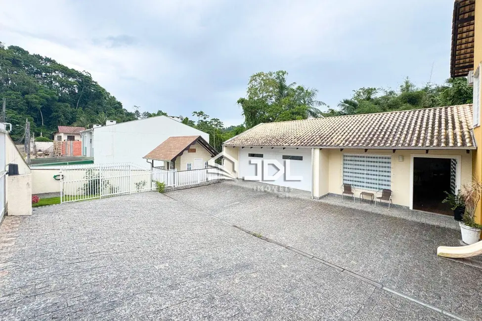 Casa com 3 quartos à venda, 530m2 em Escola Agrícola, Blumenau - SC - imagem 5 Foto 5 de Casa com 3 quartos à venda, 530m2 em Escola Agrícola, Blumenau - SC