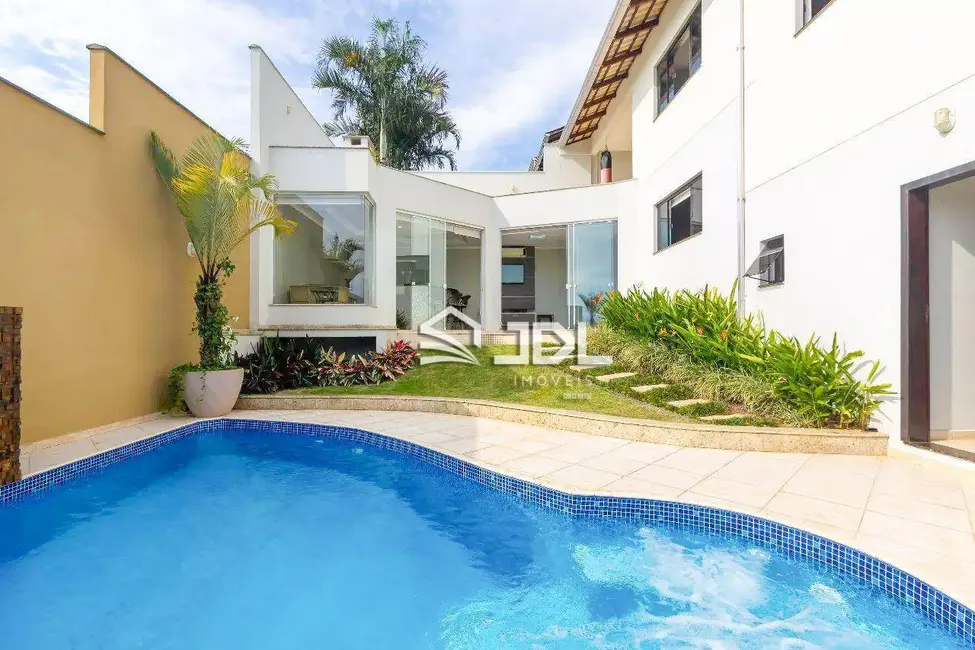 Casa com 3 quartos à venda, 402m2 em Itoupava Norte, Blumenau - SC - imagem 3 Foto 3 de Casa com 3 quartos à venda, 402m2 em Itoupava Norte, Blumenau - SC
