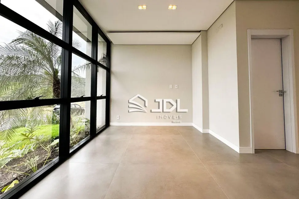 Casa de Condomínio com 3 quartos à venda, 359m2 em Ponta Aguda, Blumenau - SC - imagem 5 Foto 5 de Casa de Condomínio com 3 quartos à venda, 359m2 em Ponta Aguda, Blumenau - SC