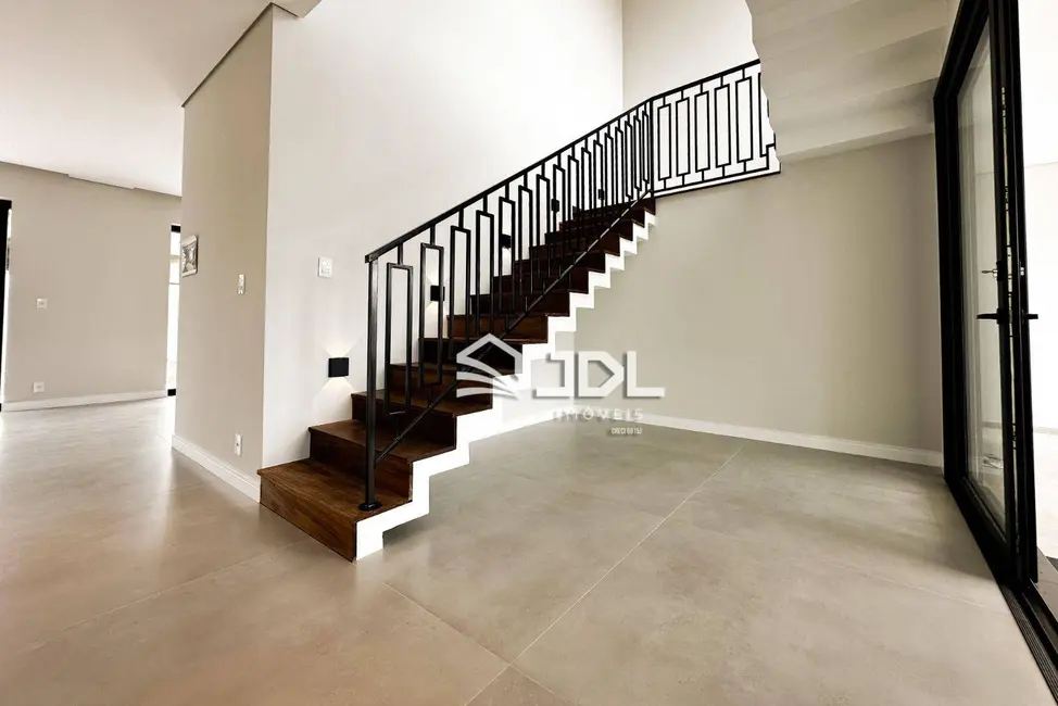 Casa de Condomínio com 3 quartos à venda, 359m2 em Ponta Aguda, Blumenau - SC - imagem 3 Foto 3 de Casa de Condomínio com 3 quartos à venda, 359m2 em Ponta Aguda, Blumenau - SC