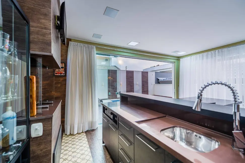 Casa de Condomínio com 3 quartos à venda, 390m2 em Itoupava Central, Blumenau - SC - imagem 7 Foto 7 de Casa de Condomínio com 3 quartos à venda, 390m2 em Itoupava Central, Blumenau - SC