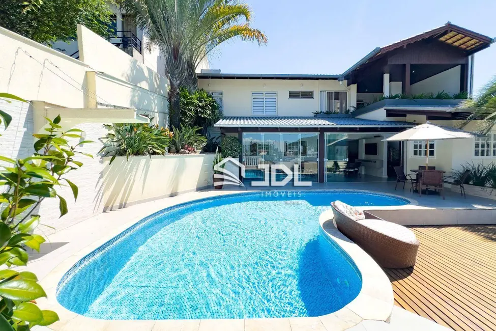 Casa com 3 quartos à venda, 462m2 em Itoupava Seca, Blumenau - SC - imagem 2 Foto 2 de Casa com 3 quartos à venda, 462m2 em Itoupava Seca, Blumenau - SC