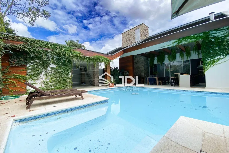 Casa de Condomínio com 3 quartos à venda, 600m2 em Velha, Blumenau - SC - imagem 5 Foto 5 de Casa de Condomínio com 3 quartos à venda, 600m2 em Velha, Blumenau - SC