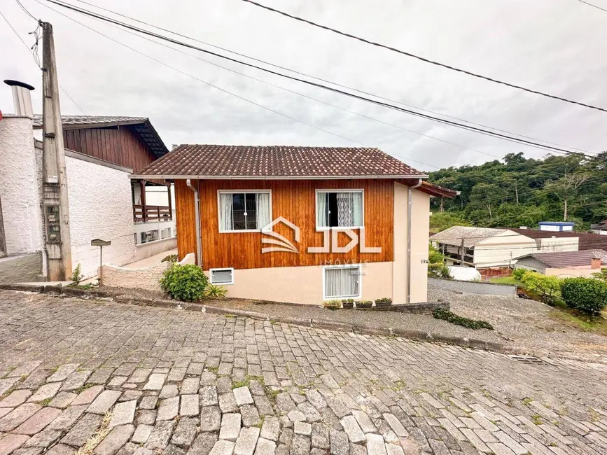 Casa com 2 quartos à venda, 299m2 em Água Verde, Blumenau - SC - imagem 4 Foto 4 de Casa com 2 quartos à venda, 299m2 em Água Verde, Blumenau - SC
