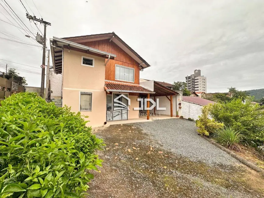 Casa com 2 quartos à venda, 299m2 em Água Verde, Blumenau - SC - imagem 6 Foto 6 de Casa com 2 quartos à venda, 299m2 em Água Verde, Blumenau - SC