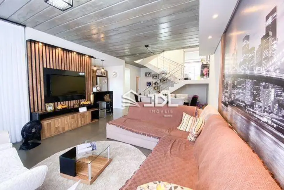 Casa com 3 quartos à venda, 172m2 em Água Verde, Blumenau - SC - imagem 8 Foto 8 de Casa com 3 quartos à venda, 172m2 em Água Verde, Blumenau - SC