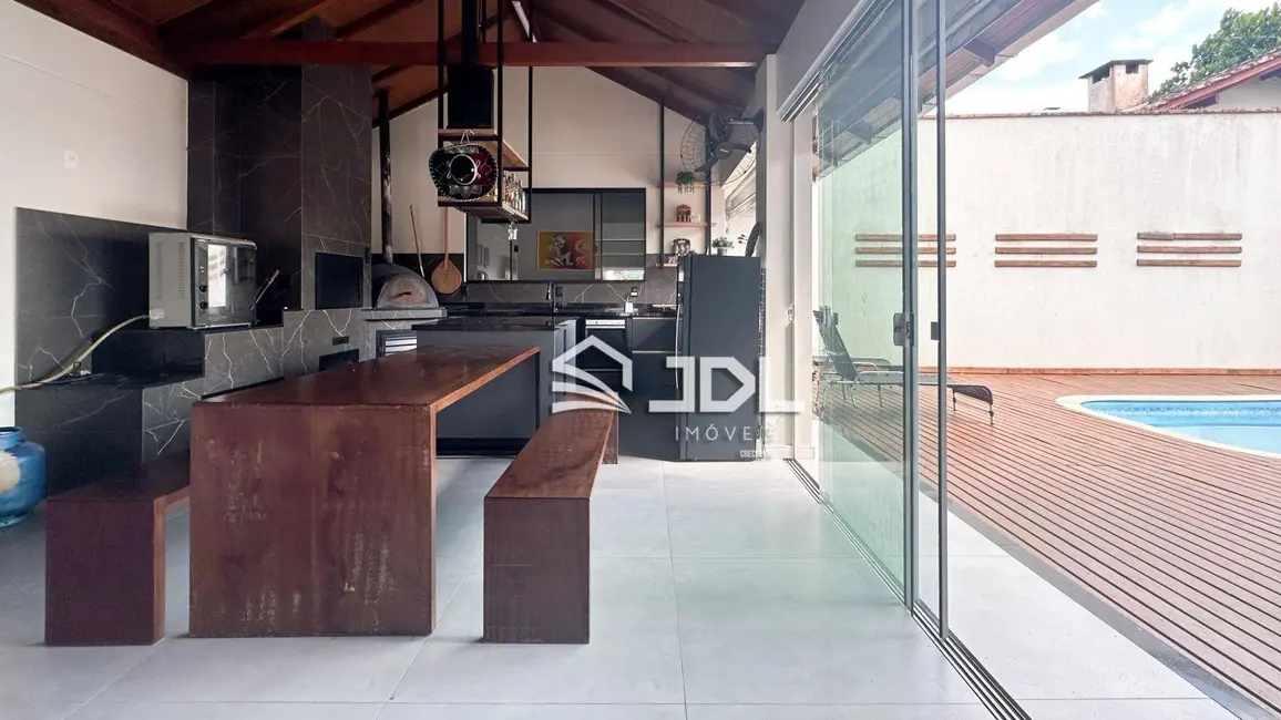 Foto 1 de Casa com 3 quartos à venda, 427m2 em Escola Agrícola, Blumenau - SC