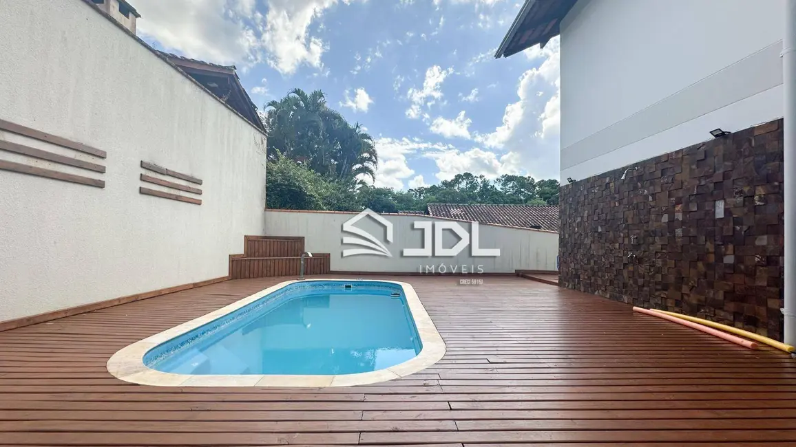 Foto 2 de Casa com 3 quartos à venda, 427m2 em Escola Agrícola, Blumenau - SC