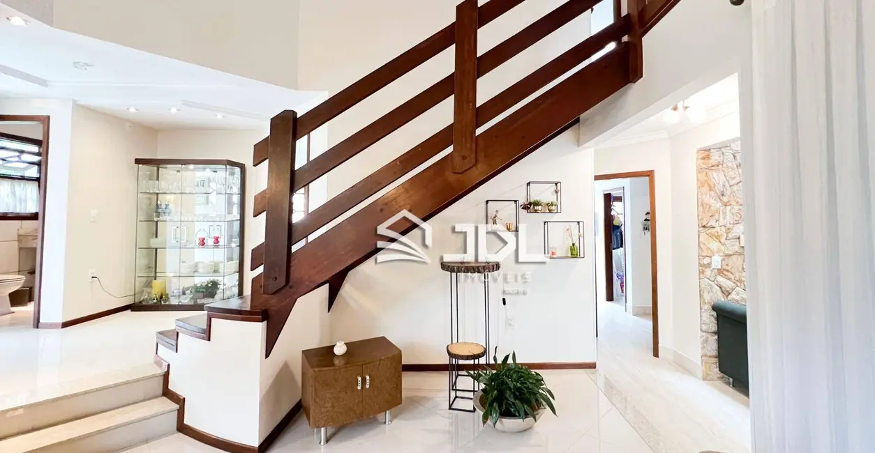 Casa de Condomínio com 3 quartos à venda, 252m2 em Boa Vista, Blumenau - SC - imagem 7 Foto 7 de Casa de Condomínio com 3 quartos à venda, 252m2 em Boa Vista, Blumenau - SC