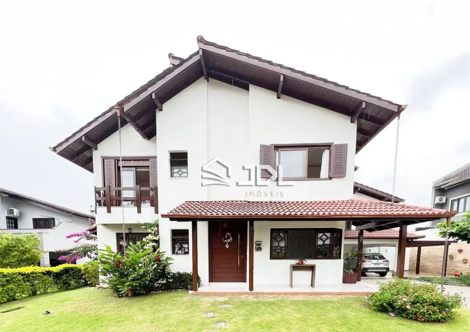 Casa de Condomínio com 3 quartos à venda, 252m2 em Boa Vista, Blumenau - SC - imagem 2 Foto 2 de Casa de Condomínio com 3 quartos à venda, 252m2 em Boa Vista, Blumenau - SC
