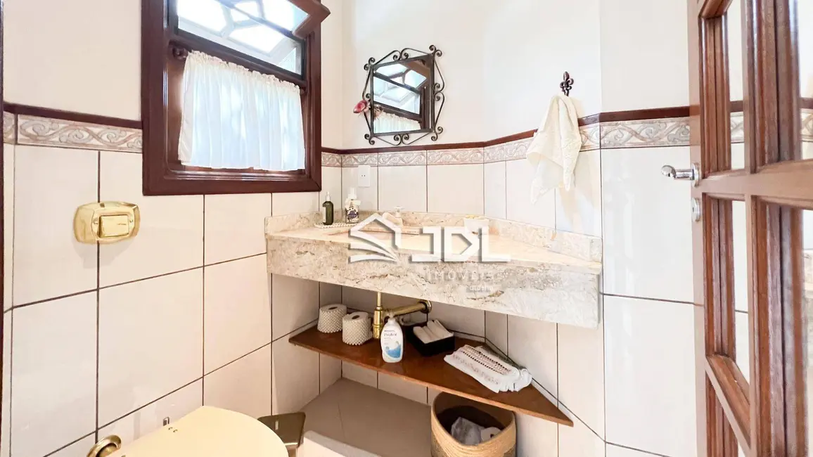 Casa de Condomínio com 3 quartos à venda, 252m2 em Boa Vista, Blumenau - SC - imagem 3 Foto 3 de Casa de Condomínio com 3 quartos à venda, 252m2 em Boa Vista, Blumenau - SC