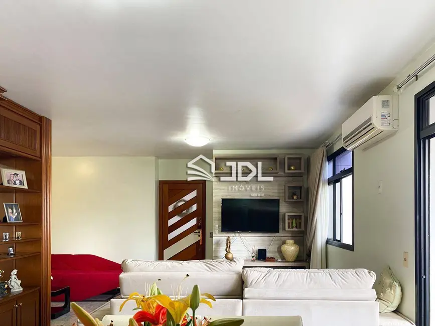 Apartamento com 3 quartos à venda, 185m2 em Ponta Aguda, Blumenau - SC - imagem 4 Foto 4 de Apartamento com 3 quartos à venda, 185m2 em Ponta Aguda, Blumenau - SC