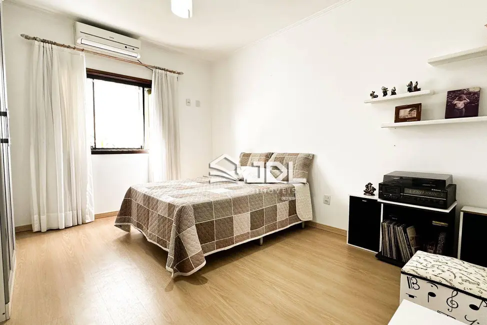 Casa com 4 quartos à venda, 540m2 em Velha, Blumenau - SC - imagem 6 Foto 6 de Casa com 4 quartos à venda, 540m2 em Velha, Blumenau - SC