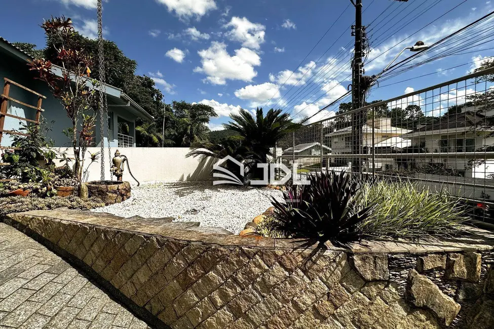 Casa com 4 quartos à venda, 540m2 em Velha, Blumenau - SC - imagem 3 Foto 3 de Casa com 4 quartos à venda, 540m2 em Velha, Blumenau - SC