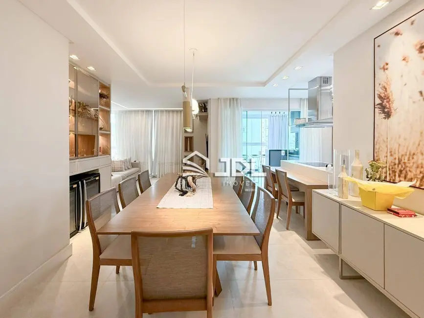 Foto 6 de Apartamento com 3 quartos à venda, 192m2 em Meia Praia, Itapema - SC