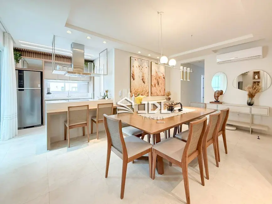 Foto 4 de Apartamento com 3 quartos à venda, 192m2 em Meia Praia, Itapema - SC