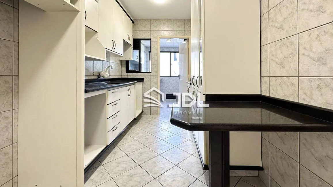 Apartamento com 3 quartos à venda, 176m2 em Ponta Aguda, Blumenau - SC - imagem 6 Foto 6 de Apartamento com 3 quartos à venda, 176m2 em Ponta Aguda, Blumenau - SC