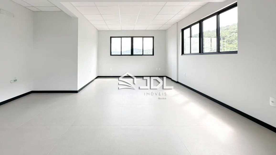 Sala Comercial à venda, 130m2 em Ponta Aguda, Blumenau - SC - imagem 6 Foto 6 de Sala Comercial à venda, 130m2 em Ponta Aguda, Blumenau - SC