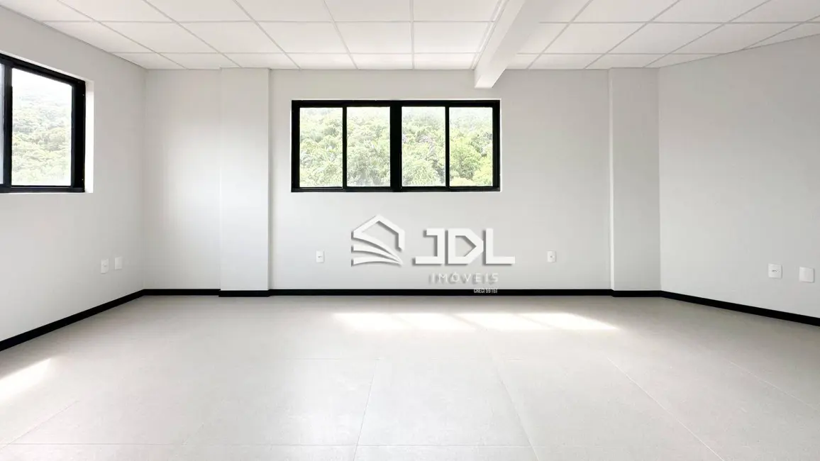 Sala Comercial à venda, 130m2 em Ponta Aguda, Blumenau - SC - imagem 5 Foto 5 de Sala Comercial à venda, 130m2 em Ponta Aguda, Blumenau - SC