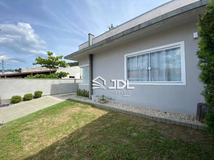 Casa com 3 quartos à venda, 250m2 em Fidélis, Blumenau - SC - imagem 2 Foto 2 de Casa com 3 quartos à venda, 250m2 em Fidélis, Blumenau - SC