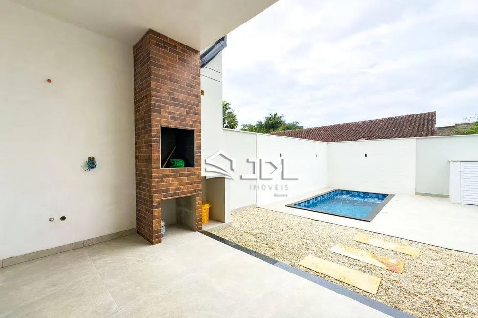 Casa com 3 quartos à venda, 153m2 em Itoupava Central, Blumenau - SC - imagem 2 Foto 2 de Casa com 3 quartos à venda, 153m2 em Itoupava Central, Blumenau - SC