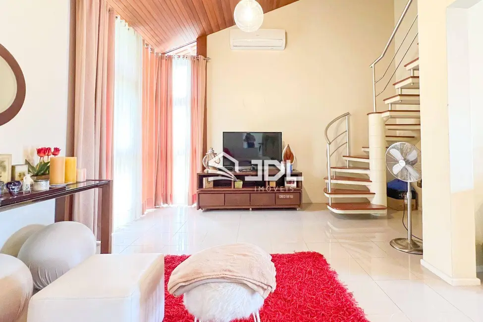 Casa com 3 quartos à venda, 462m2 em Velha, Blumenau - SC - imagem 8 Foto 8 de Casa com 3 quartos à venda, 462m2 em Velha, Blumenau - SC