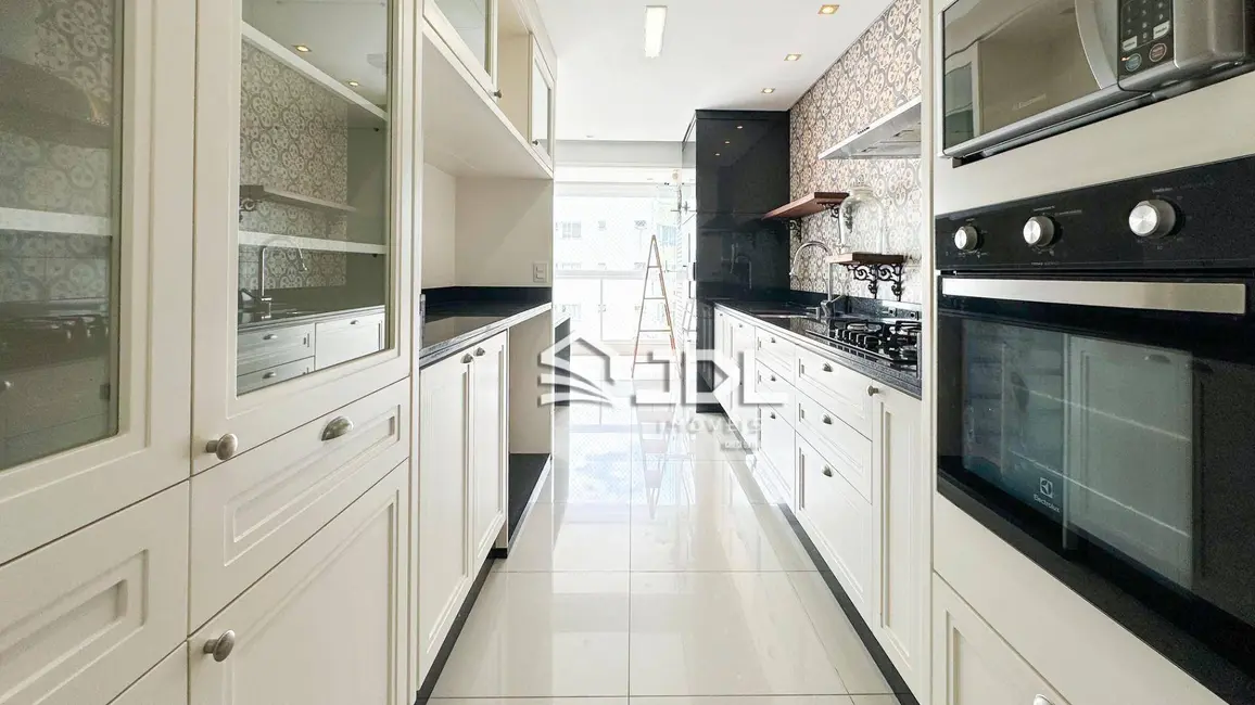 Apartamento com 3 quartos à venda, 215m2 em Victor Konder, Blumenau - SC - imagem 8 Foto 8 de Apartamento com 3 quartos à venda, 215m2 em Victor Konder, Blumenau - SC