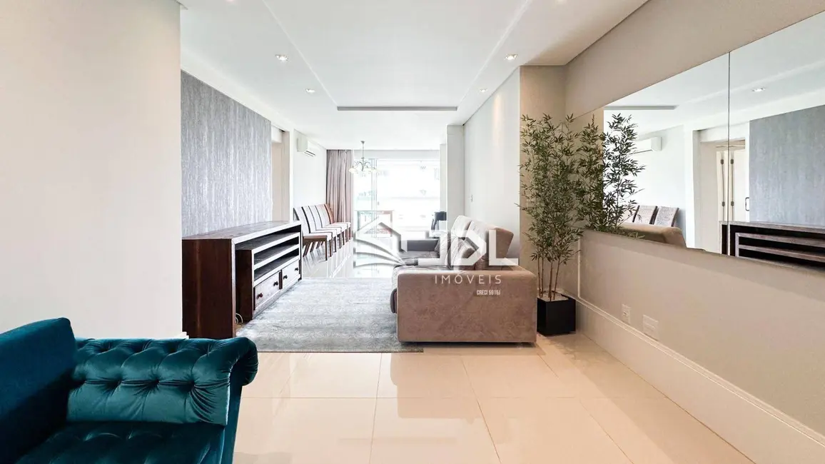Apartamento com 3 quartos à venda, 215m2 em Victor Konder, Blumenau - SC - imagem 3 Foto 3 de Apartamento com 3 quartos à venda, 215m2 em Victor Konder, Blumenau - SC