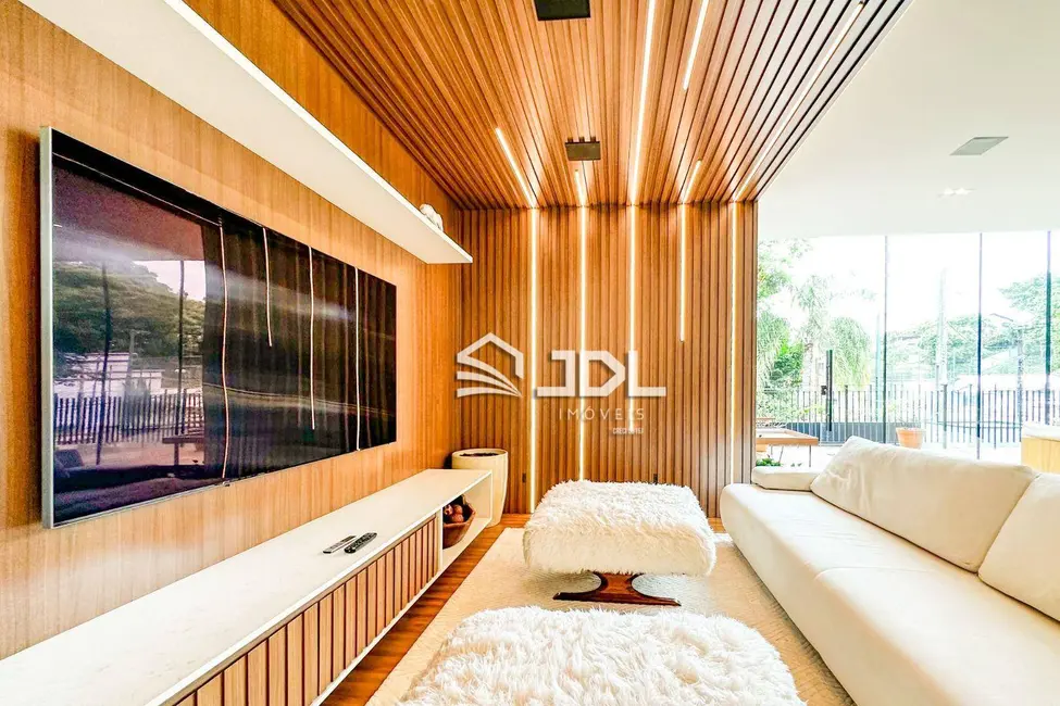 Casa de Condomínio com 3 quartos à venda, 250m2 em Itoupava Seca, Blumenau - SC - imagem 8 Foto 8 de Casa de Condomínio com 3 quartos à venda, 250m2 em Itoupava Seca, Blumenau - SC