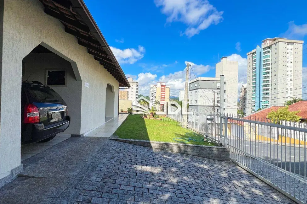 Casa com 3 quartos à venda, 423m2 em Itoupava Norte, Blumenau - SC - imagem 3 Foto 3 de Casa com 3 quartos à venda, 423m2 em Itoupava Norte, Blumenau - SC