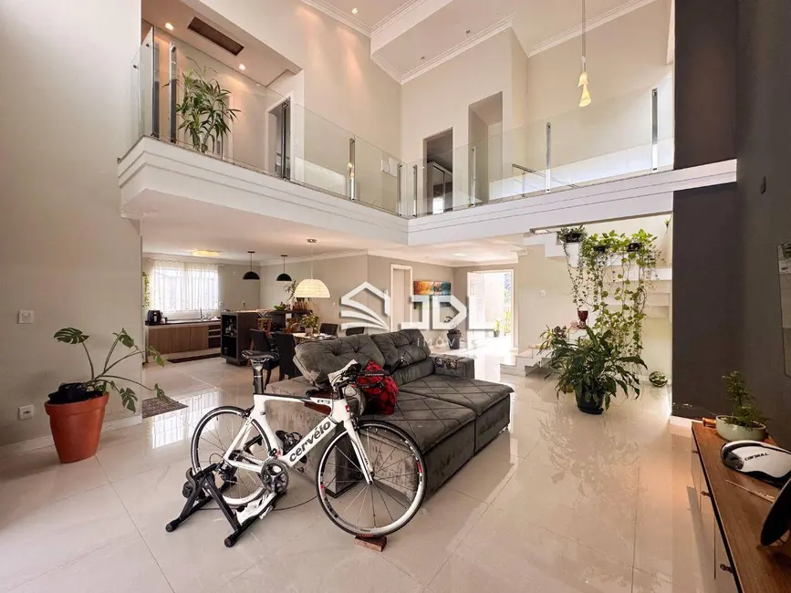 Foto 1 de Casa com 3 quartos à venda, 325m2 em Fortaleza Alta, Blumenau - SC