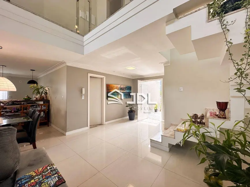 Casa com 3 quartos à venda, 325m2 em Fortaleza Alta, Blumenau - SC - imagem 8 Foto 8 de Casa com 3 quartos à venda, 325m2 em Fortaleza Alta, Blumenau - SC