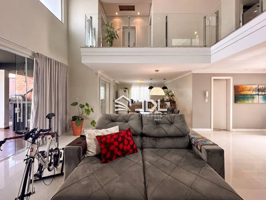 Casa com 3 quartos à venda, 325m2 em Fortaleza Alta, Blumenau - SC - imagem 7 Foto 7 de Casa com 3 quartos à venda, 325m2 em Fortaleza Alta, Blumenau - SC