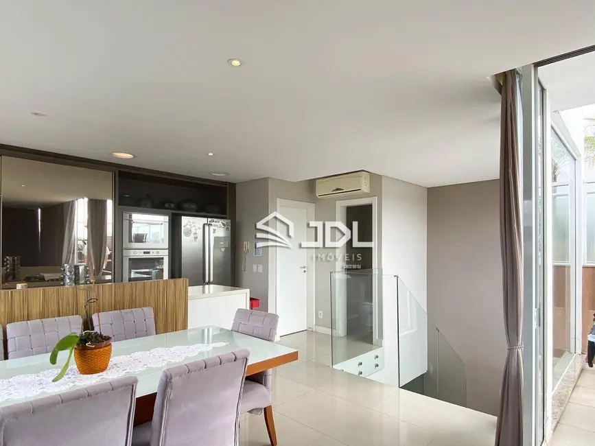 Cobertura com 3 quartos à venda, 250m2 em Centro, Blumenau - SC - imagem 5 Foto 5 de Cobertura com 3 quartos à venda, 250m2 em Centro, Blumenau - SC